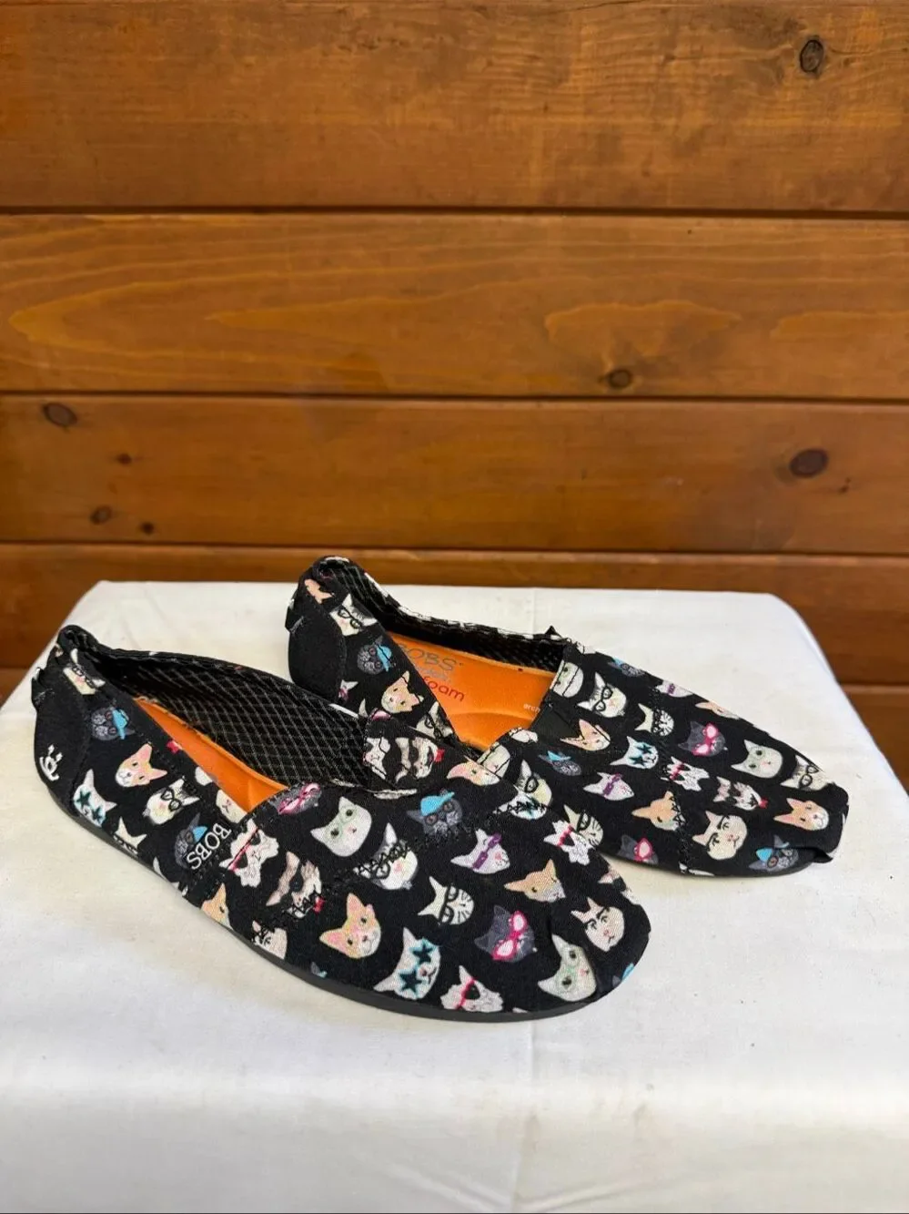 BOBS/Skechers  Kitty Cat slip-on flat shoes Sz 6 NWOT